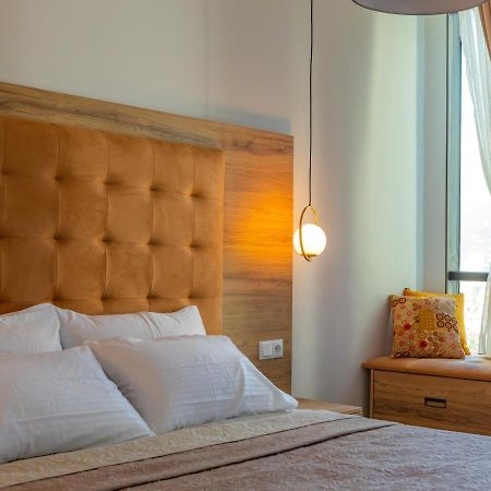 Entire Flat With City Skyline View - Two Bedrooms Batumi Bagian luar foto