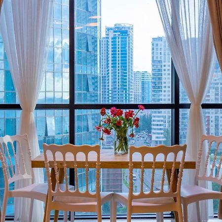 Entire Flat With City Skyline View - Two Bedrooms Batumi Bagian luar foto