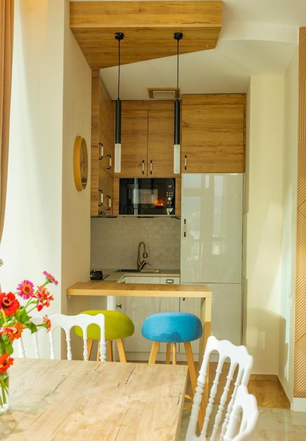 Entire Flat With City Skyline View - Two Bedrooms Batumi Bagian luar foto