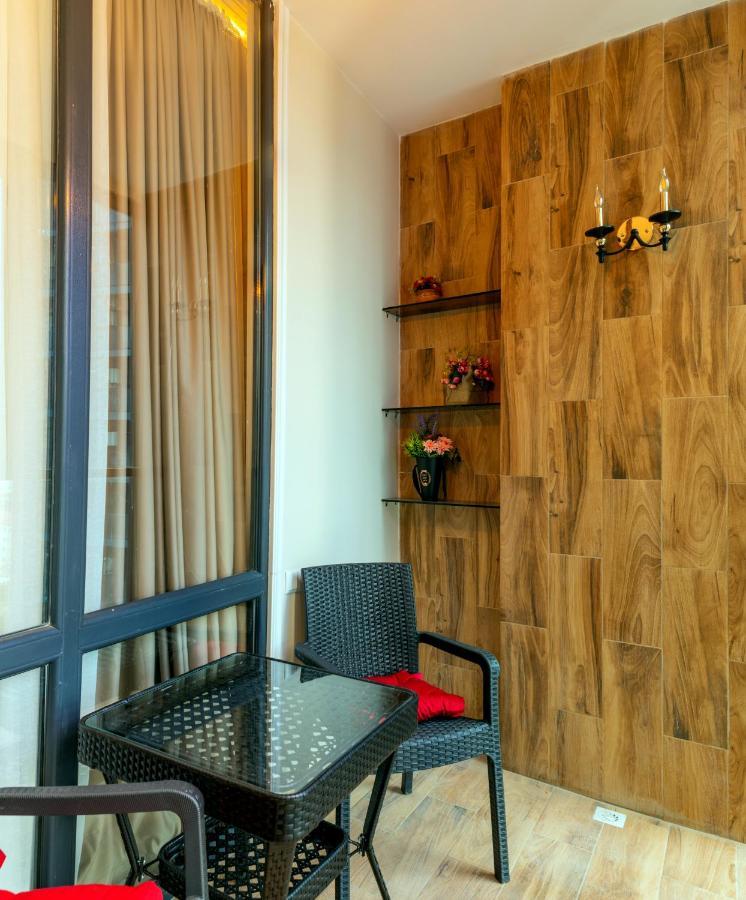 Entire Flat With City Skyline View - Two Bedrooms Batumi Bagian luar foto